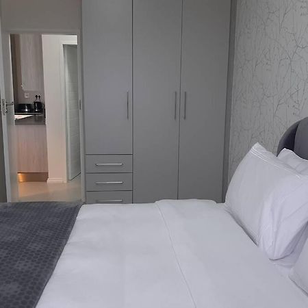 Mikeys Place On New: 2Bed2Bath No.1 With Free Wifinetflix Midrand Dış mekan fotoğraf