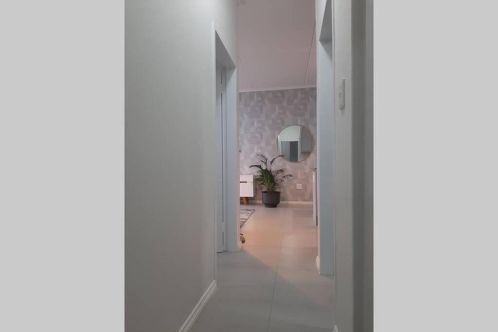 Mikeys Place On New: 2Bed2Bath No.1 With Free Wifinetflix Midrand Dış mekan fotoğraf
