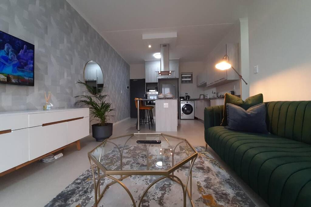 Mikeys Place On New: 2Bed2Bath No.1 With Free Wifinetflix Midrand Dış mekan fotoğraf