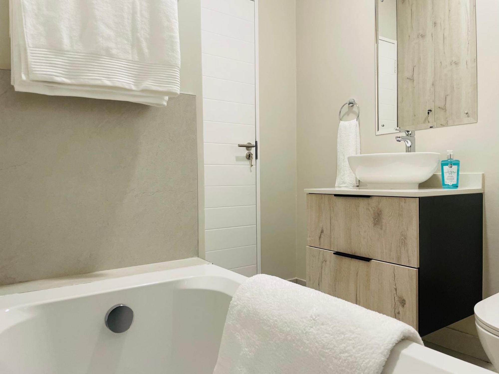 Mikeys Place On New: 2Bed2Bath No.1 With Free Wifinetflix Midrand Dış mekan fotoğraf